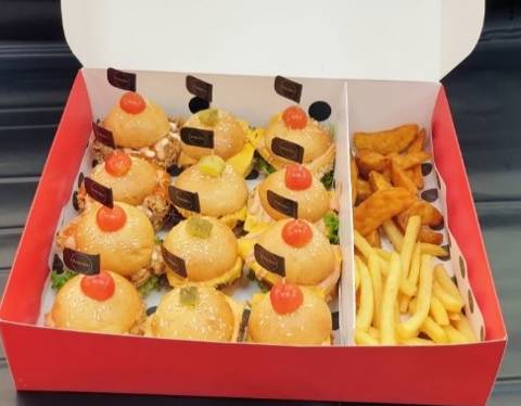 سلايدر برجر مع بطاطا - ١٢ قطعة