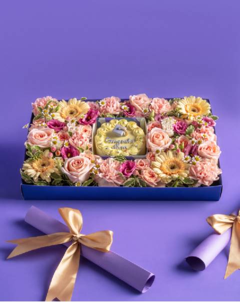 Graduation Mini Cake & Flower Box