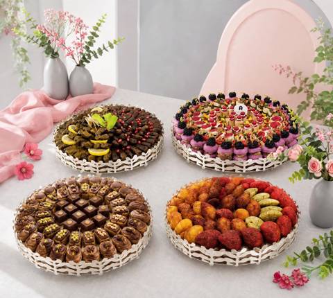 صواني فضية مع غطاء