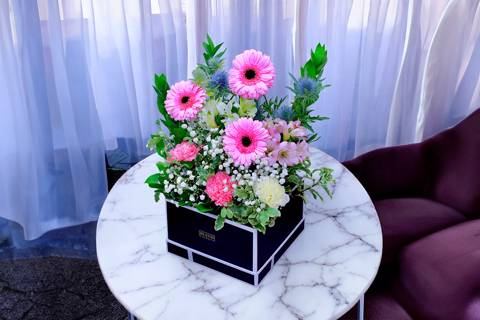 Chic Blooms 3