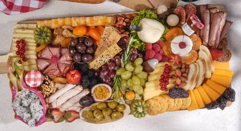 طبق الأجبان - وسط