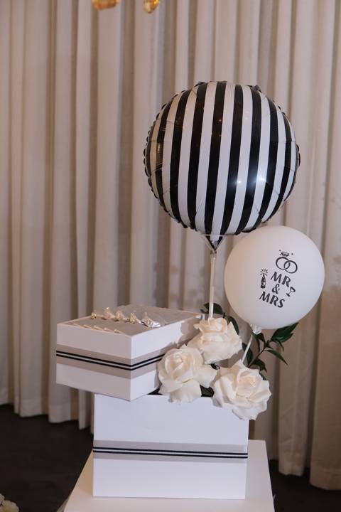 Elegant Stripe Bouquet