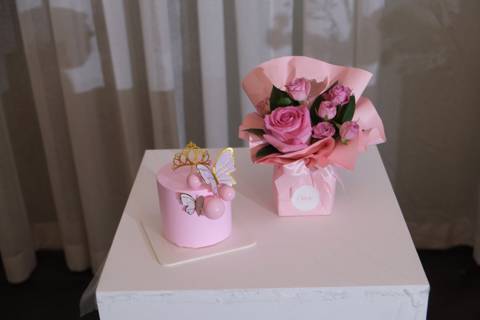 Pink Butterlies Cake