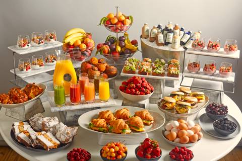 بوفيه إفطار بنكويت لاين ل۲۰ شخص