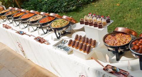 Classic Buffet for 10 Persons