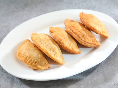 سمبوسة جبنة