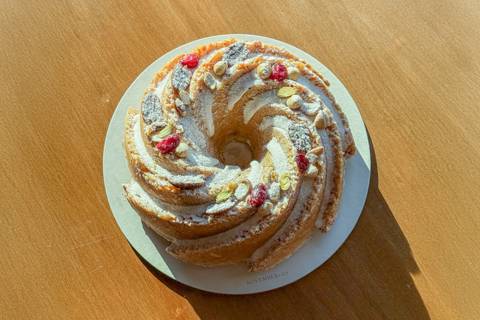 Crumbly Dried Fruit Tea Cake