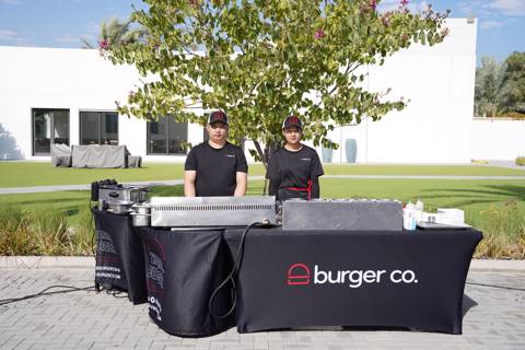 Holiday - Burger Station for 50-55 Persons