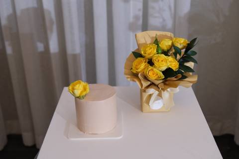Mini Yellow Rose Cake