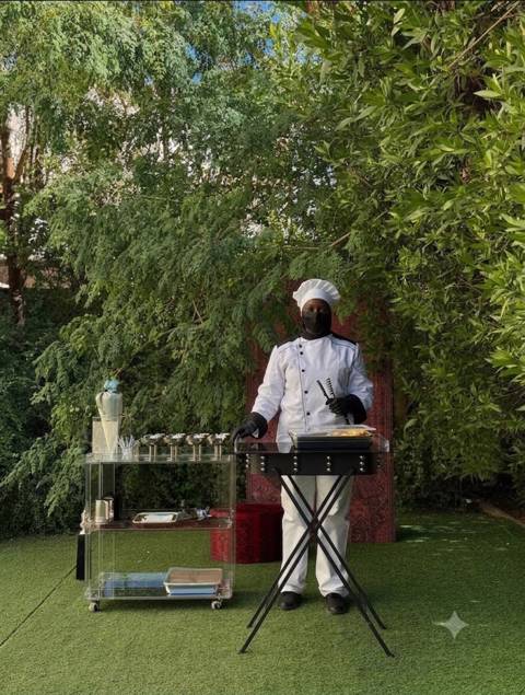 طاولة التيراميسو ل١٥ شخص