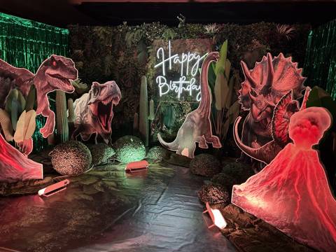 عالم الديناصورات