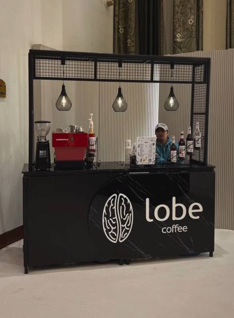 ستيشن القهوة والحلويات ل۸۰ شخص