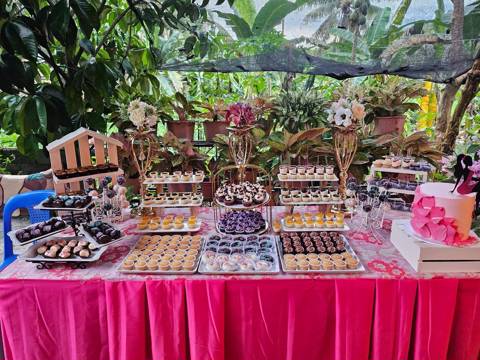 Dessert Station for 20 Persons