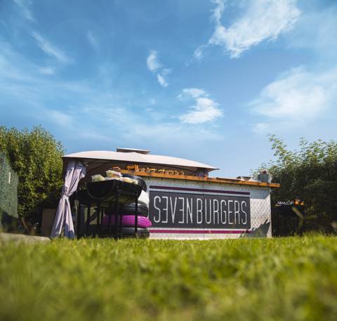 Weekend Station for 20 Persons