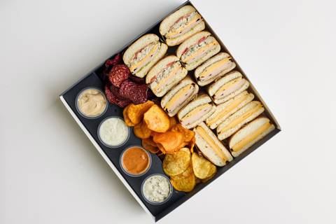 شيبس وبريوش كبير