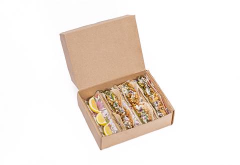 بوكس تاكوز لو بّيلوس هيرمانوس