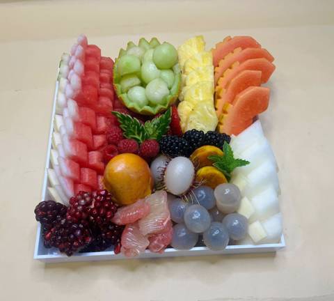 Fruits for 4-5 Persons