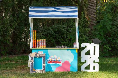 Mini Melts Graduation Station for 25-35 Persons