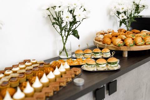 Coffee & Mini Bites Booth for 150 Persons