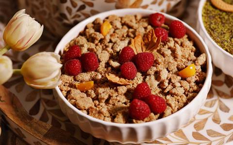 Peach & Raspberry Crumble