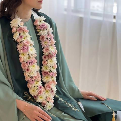 Pink Grad Collar