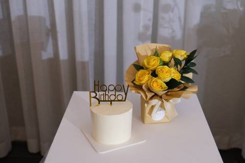 Golden Glow Birthday Cake