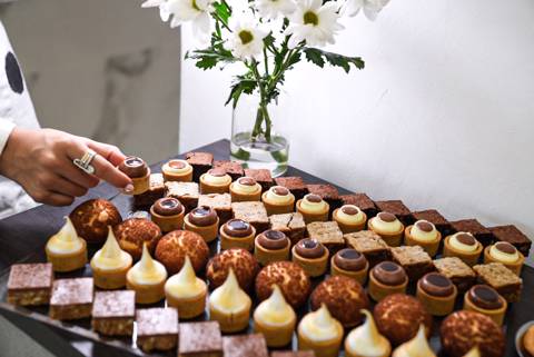 Coffee & Mini Bites Booth for 75 Persons