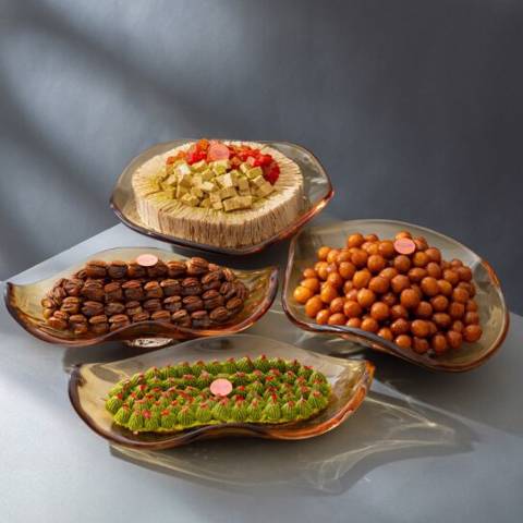 طاولة حلويات العربية ل١٠٠ شخص