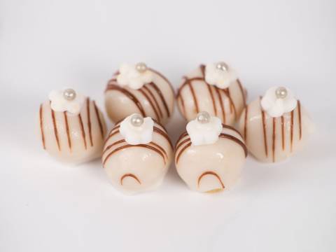 Vanilla Sponge Cake Truffles