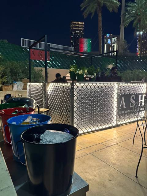 Burger Station for 35 Persons