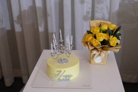 Yellow Crown Cake