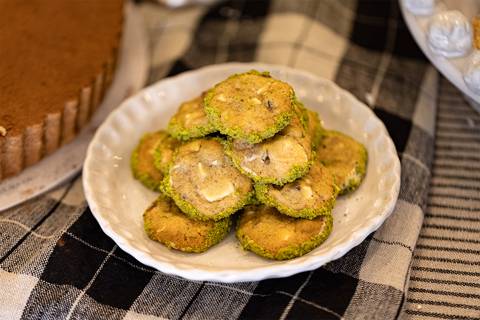 Pistachio White Chocolate Cookies