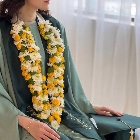 Yellow Grad Collar